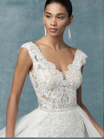 Jumpsuit Wedding Dresses With Detachable Train Bride Pants Suit Lace Appliqued Sleeveless Women Brides Outfits Backless 2023