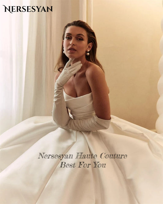 Nersesyan Vintage Satin Wedding Dresses Off Shoulder Pleats A-Line Backless Bridal Gowns Princess 2024 Bride Dress No Gloves